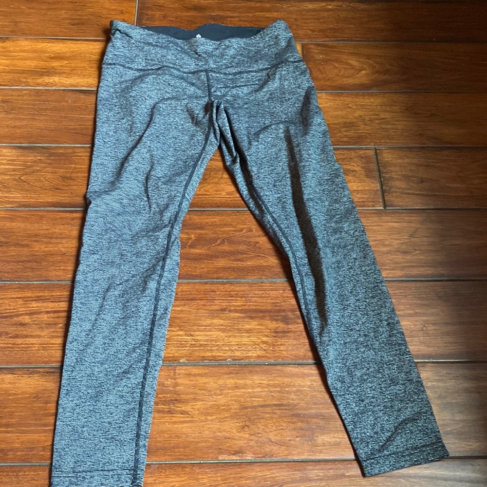 Size small womens black and white high waisted leggings